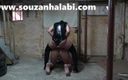 Souzan Halabi: Dominatrix meando en su esclavo