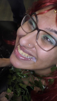 Cosplay freundinnen Desi und samantha teilen schwänze und sperma
