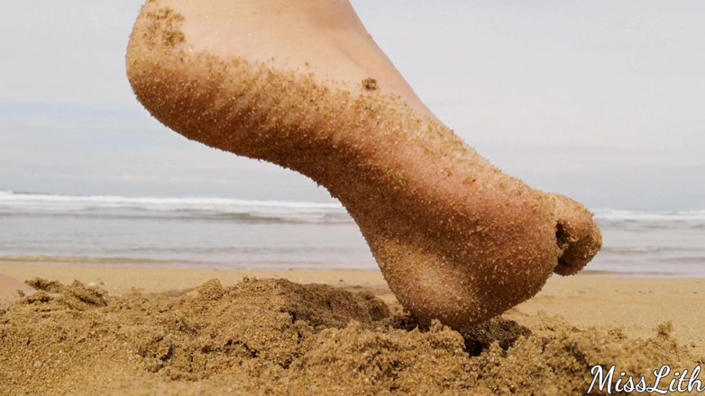 Miss Lith Domina: Sand Feet