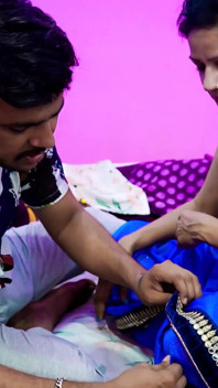 Dost Ki Wife Ko Chuda Ghodi Bna Ke Desi Style Me Chod Chod Ke Chut Ka Pani Nikal Diya in Hindi Audio