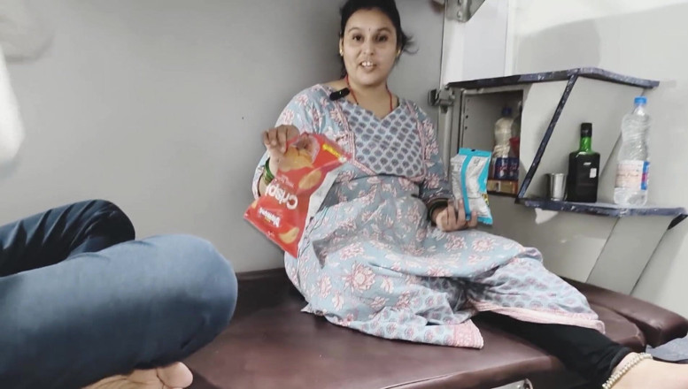 Desi chudai hub: Fuck in Train Kashmir to Kanyakumari