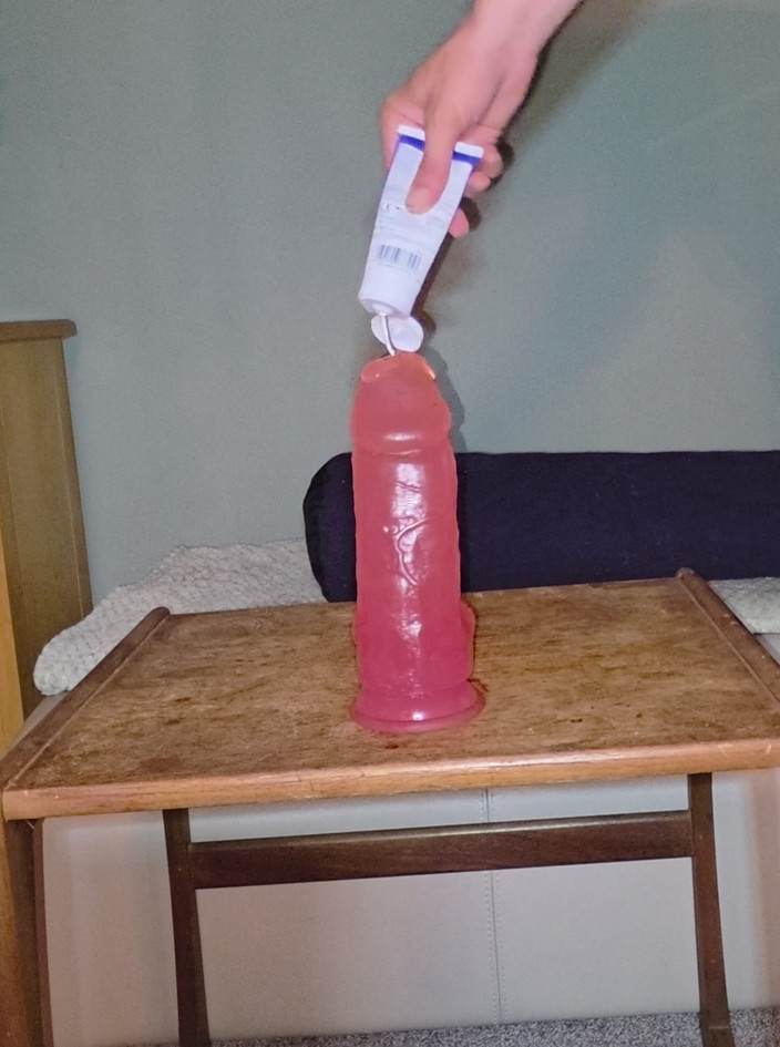 gapedsubslut: Riding Big Anal Dildo and Gaping