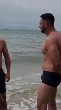 Encontrei Com Dois Gostos Na Praia E O Teso Foi la Grande Que Dei Ali Mesmo Pra Eles