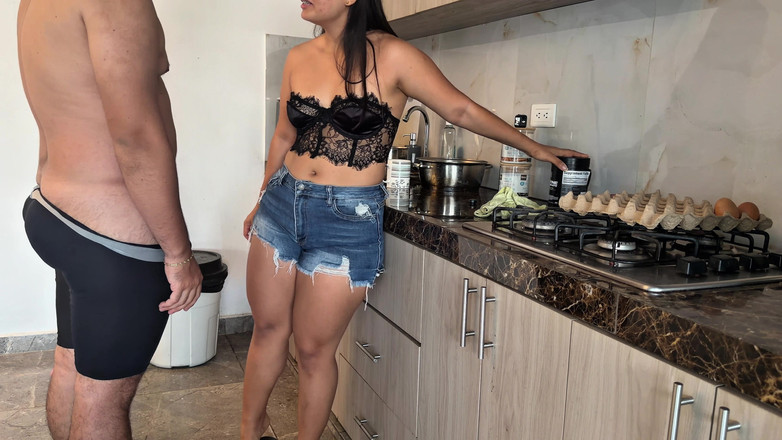 MaRaSexx: Мачеха Хочет Заняться Сексом На Кухне