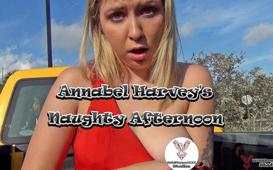 Wild Phoenixxx Studios: Nezbedné odpoledne Annabel Harvey: Blonďatá holka masturbuje v pickupu
