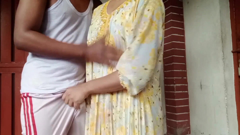 Deshi women: Ošukaná svobodná holka na farmě