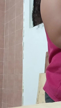 Mami bBW in der küche zeigt titten und tanga