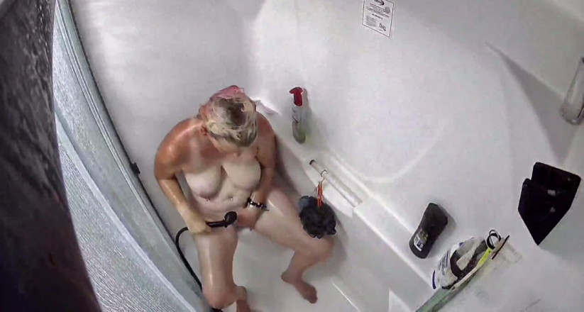 KittieNoOne: Duş kamerası