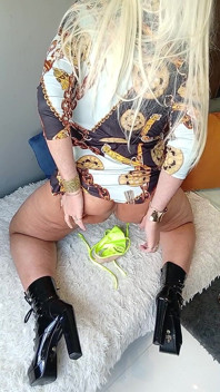 Empinando Meu Bumbum E Plugando