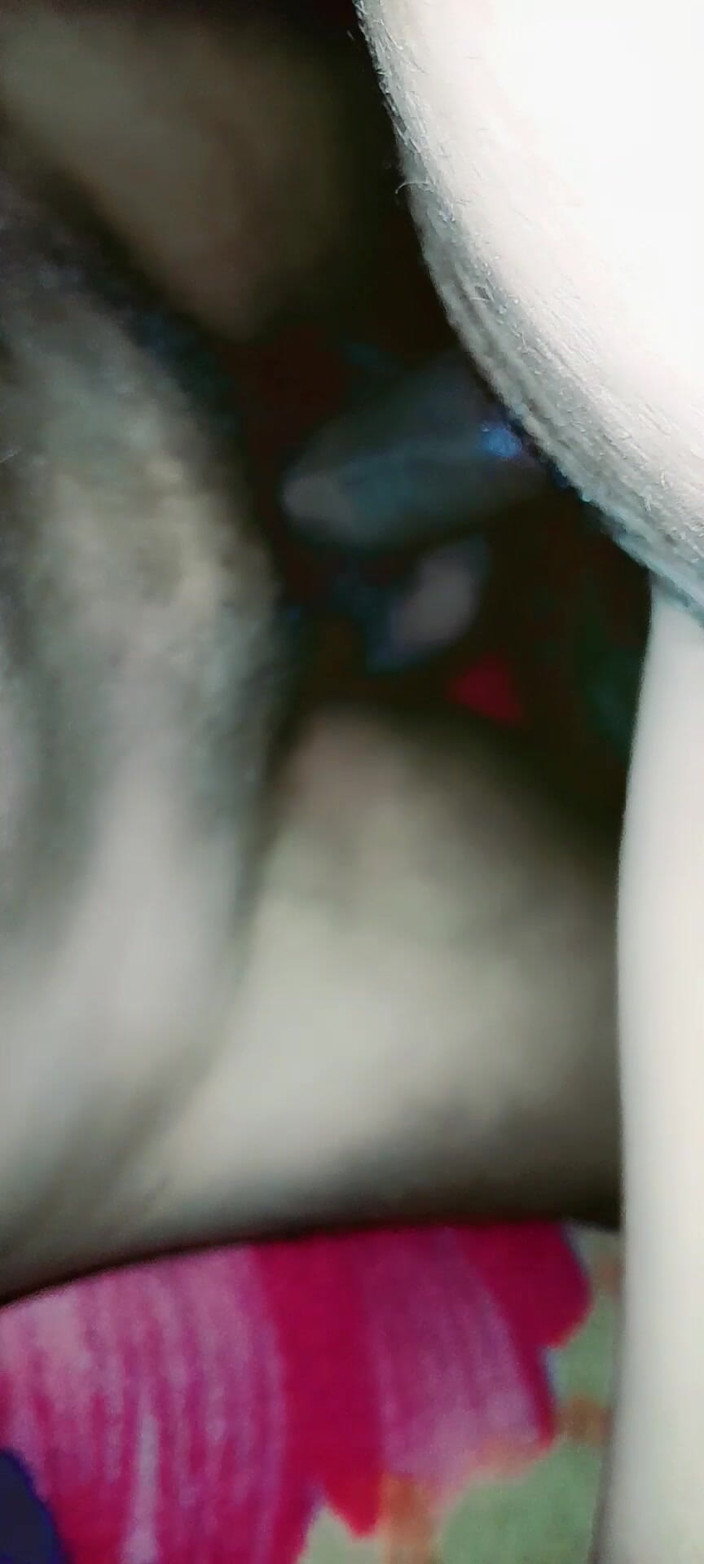 Renudbf: とても綺麗な義理の妹を一人で見つけた後にヤリまくるのは楽しかったです。