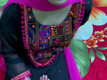 Riya Chowdhury: Hei Ayuh Seksi Mari Berkongkek dengan saya