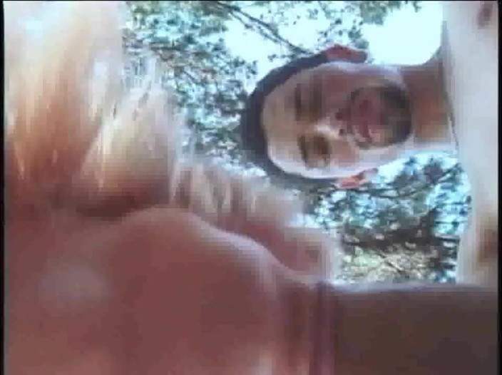 Shemale videos: Latina shemale ošukaná hetero twink