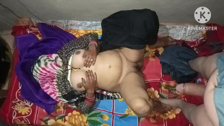 Savita5343: Mama vitregă de la sat Savita Desi și-a prins fiul vitreg...