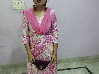 Saarabhabhi6: Desi bhabhi kotor menginginkan kontol besar devar yang sakit.