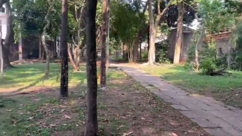 Mary Jhuana: Grandota y el hombre tatuado traviesa al aire libre