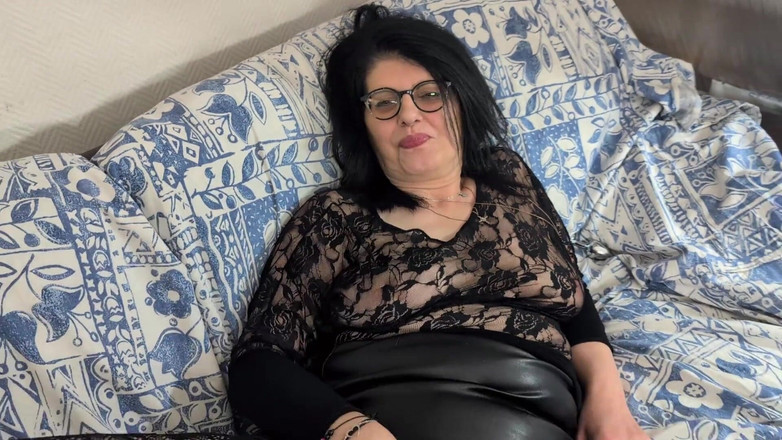 Matureandco: Sarah, 55, mendedahkan dia besar