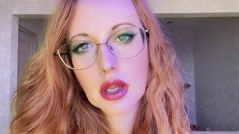 Holy_Red: Rothaarige MILF dirty-talks &amp; neckt ihre sexy lippen und ihr geiles...