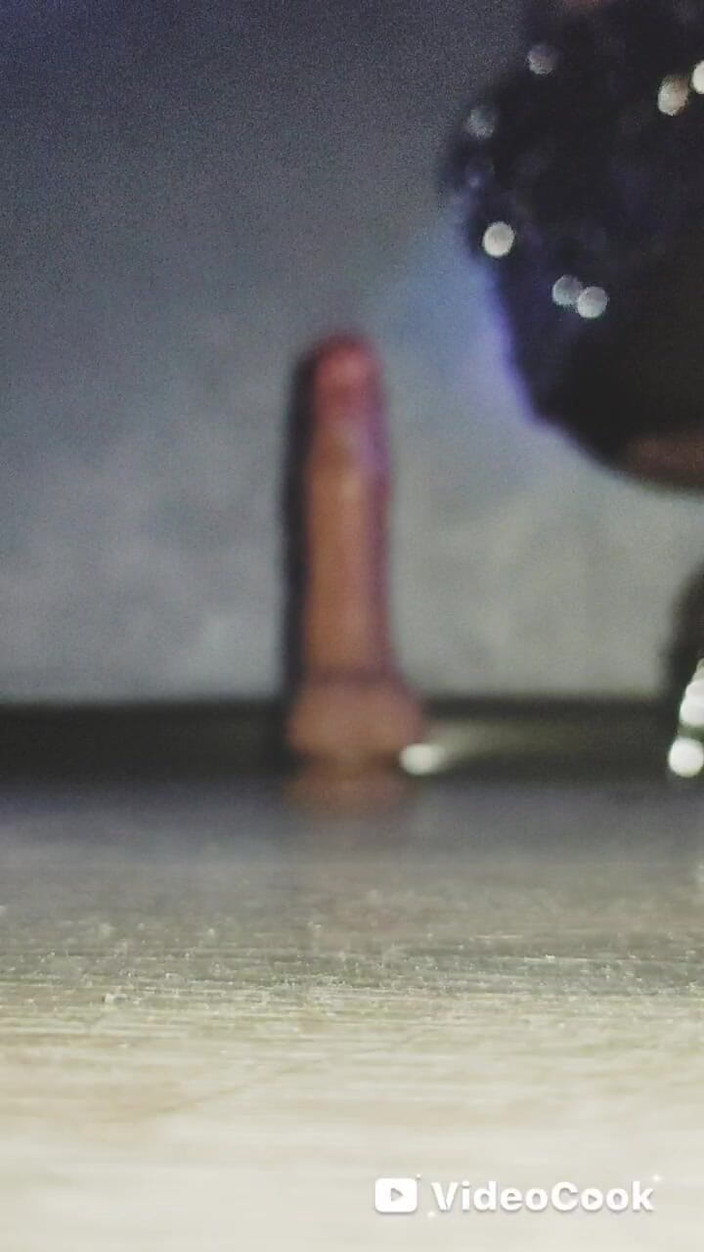 Lana Cross: クール・アローン