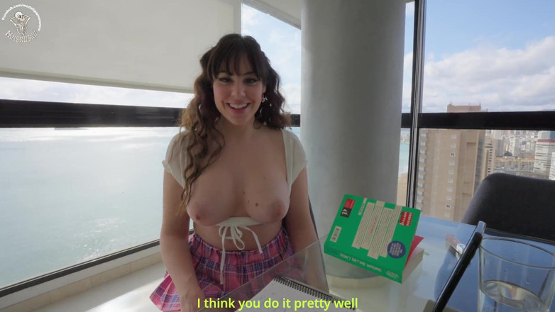 Pamsnusnu: Colega mea de clasă vine să studieze espanglish și ajungem să...