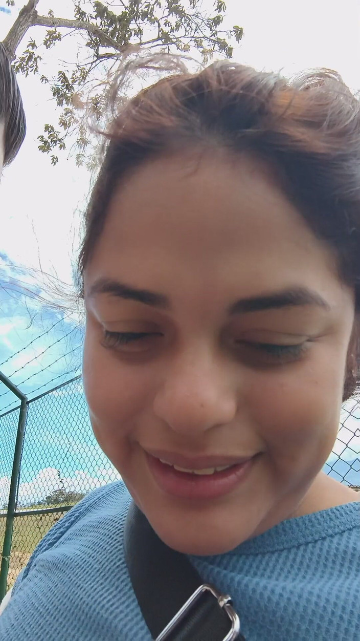 AngyAmazon: 야외에서 따먹히는 손가락과 거의 잡힌