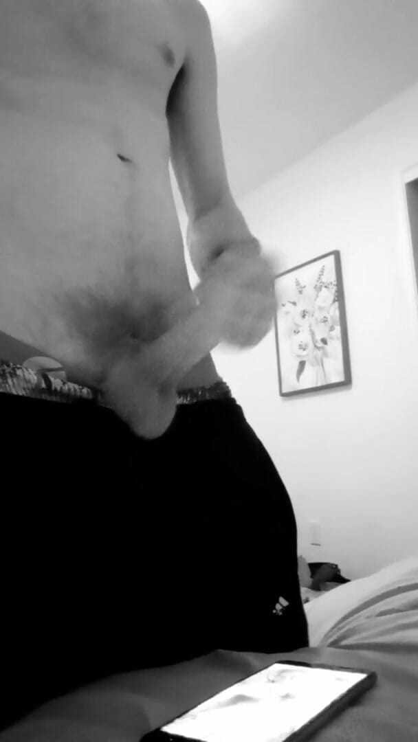 Jack_D_Stranger: Je me branle pour jouir en moins d’une minute