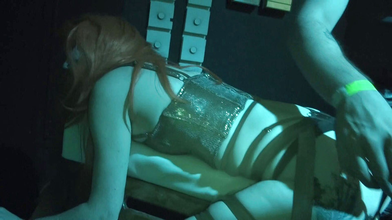 Dirty Dating Live: Fetishasylum3 - відлупцьована мамка кінчає на компакт-диск із пеггінгом