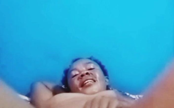 Sugarmama video call mutual masturbation: 妈妈在视频通话中玩弄她的阴户 第7集