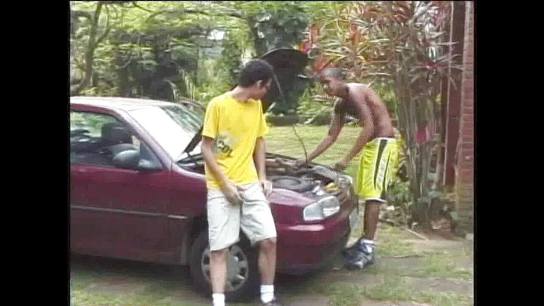 Discret Cruising sex: 若い黒檀イケメン積によって彼の揚げでexhibクルージング