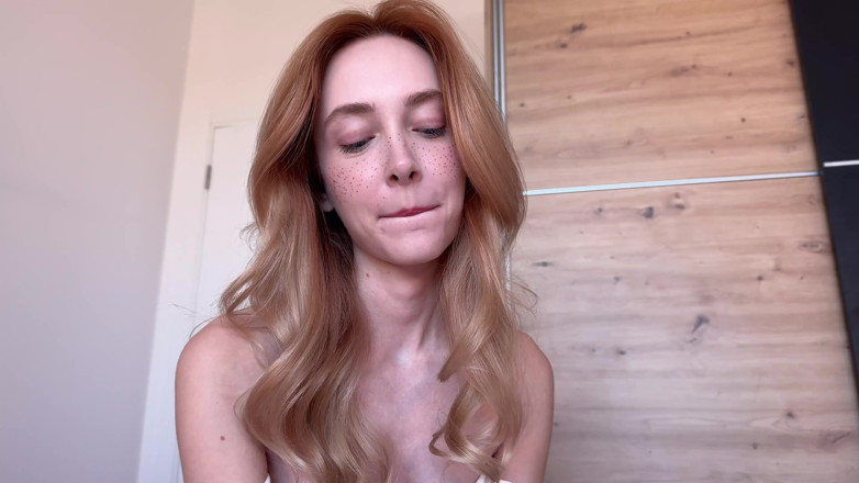 Loly Nebel Studio: JOI เฟติชถุงมือสีขาวจากน้องสาวต่างมารดา