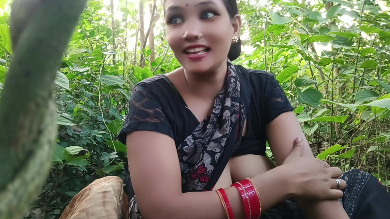 Renudbf: गांव की लड़की का जंगल में आउटडोर सेक्स