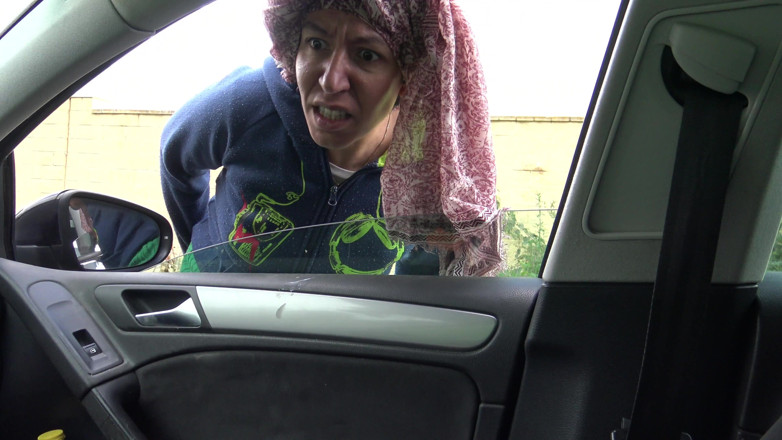 Souzan Halabi: Oh mio Dio!!!! La miLF ha beccato un vero esibizionismo...