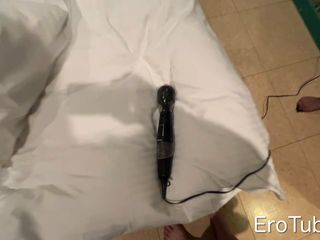 erotube-ch: 无码的日本美女受虐狂奴隶训练蒙住眼睛的枪口网紧身衣细长电动按摩器转子sm bon