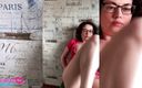 Oksana Katysheva: Evli kadın porno izledikten sonra ıslak amcık seks oyuncaklarını parmaklıyor
