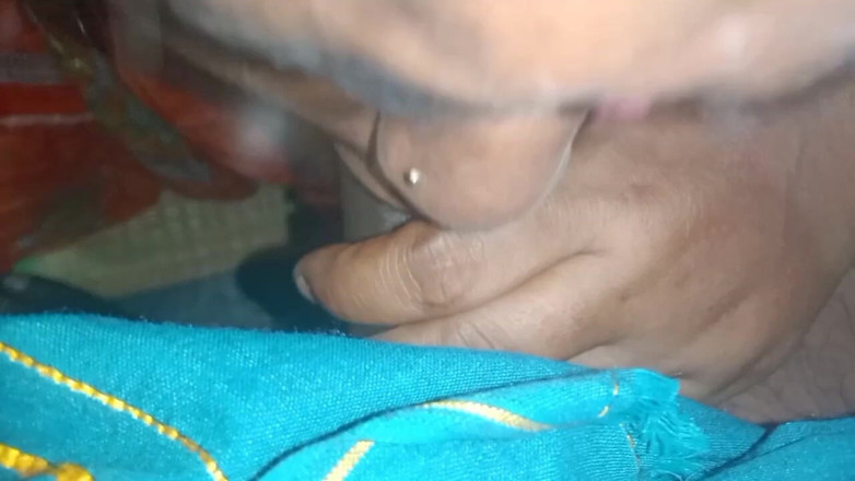Priyanka314: Indyjski Bhabhi jebanie w domu wioski