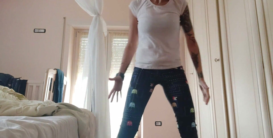 savannahamatoriale: Quarantine2010 for Covid19: Home Fitness Sexy Sweatin Exercises