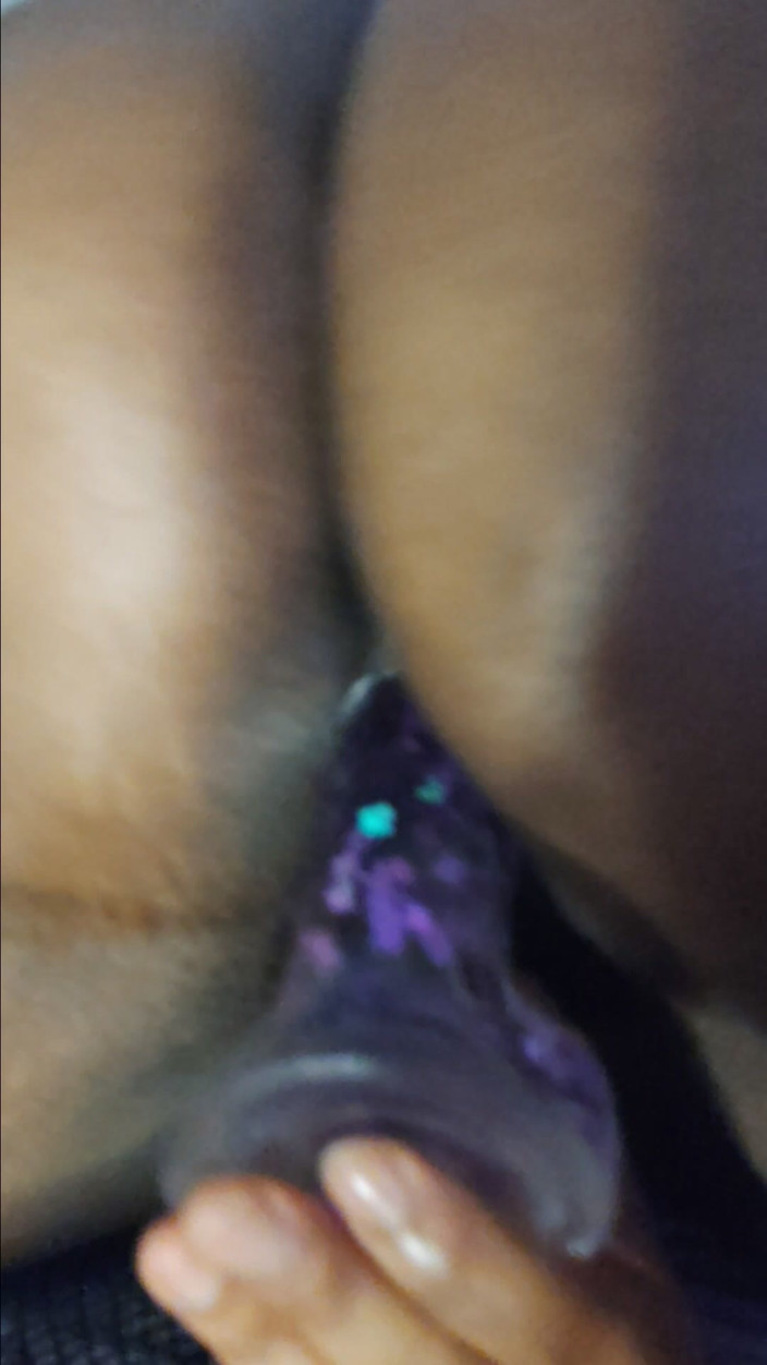 Lola Tha Pink Bunny: मेरे बैंगनी डायनासोर को चोदना!!!