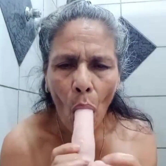granny66mom: Babička v koupelně