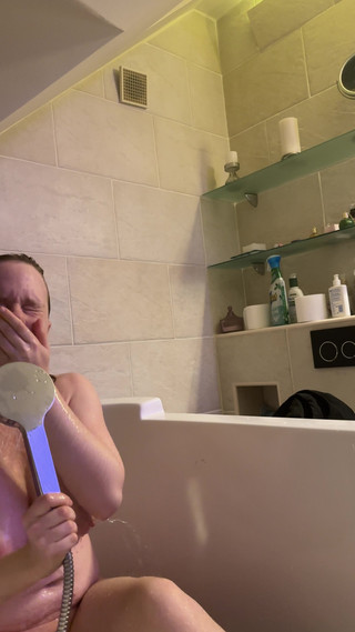 SweetLucy96: Büyük Göğüsler ve Sert Meme Uçları