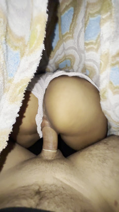 EMY_AND_JONH: Cô ấy muốn có bao cao su nhưng thích tháo nó...