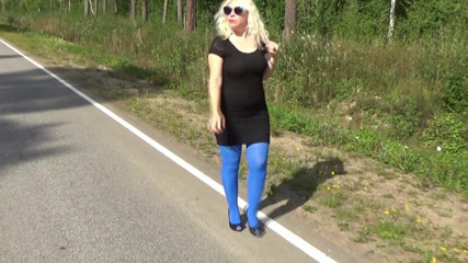 Nylon-Heels: Blue pantyhose