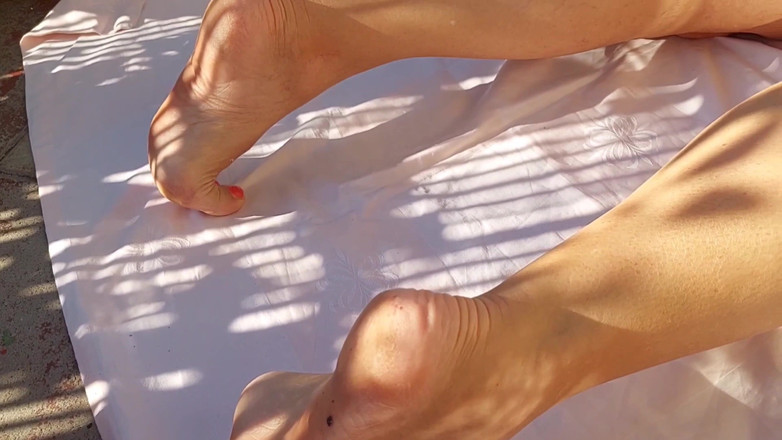 Selena701: Amatorska blondynka dojrzała żona cieszy się kultem oralnym i stopami