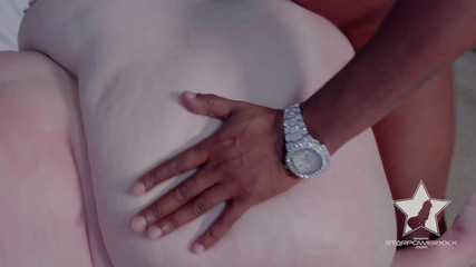 Star Power Media: Julie dientot habis-habisan sampai matanya banjir