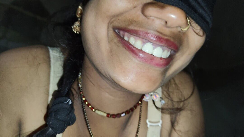 jayabhabhi: Jaya Bhabhi tvrdé kouření cum pije bangla manžel manželka kouření...