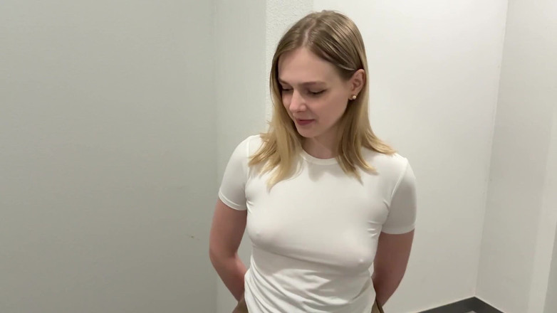Arisha Mills: My New Upstairs Neighbor Turned Out to Be a Whore...