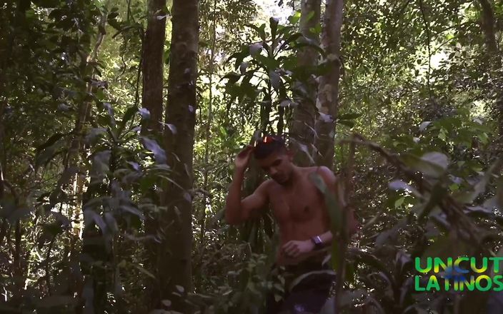 UncutLatinos: Baise - élevage de la jungle amazonienne - éjaculation sexuelle bi