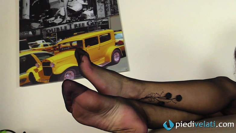 Best Nylon Feet Videos: Gioia jako sexy učitelka v černých punčochách a černých stiletto podpatcích