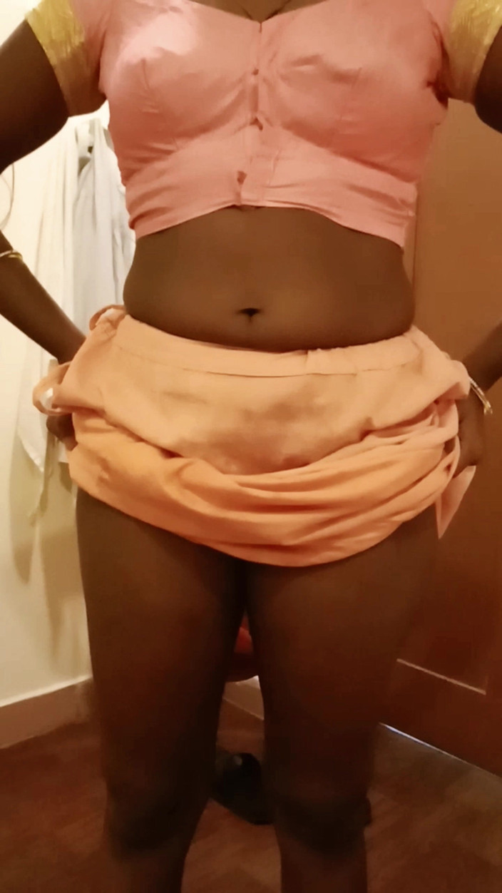 RenuRaj: Desi tamilische ehefrau Renus dicker arsch und muschi im Saree...