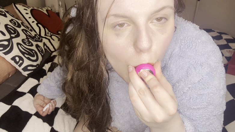 spankme2001: Probando mi nuevo plug trasero vibrante (más culo de bonificación para...