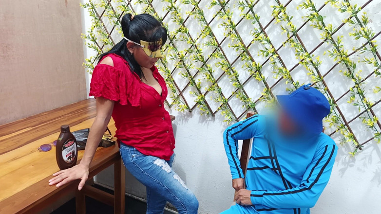 NEGRITA SEXY: Vecinul a venit să-mi ceară zahăr și i-am dat ceva mai...