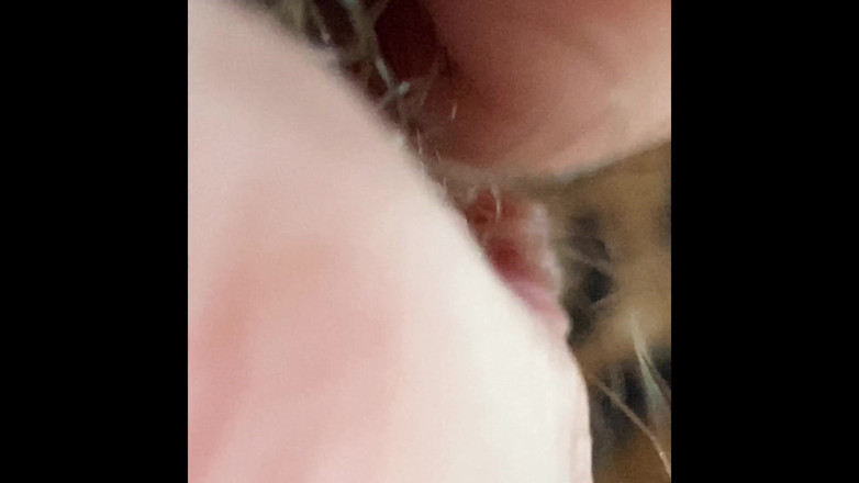 Cuteblonde666: 익스트림 클로즈업- 털이 무성한 보지와 거대한 클리토리스